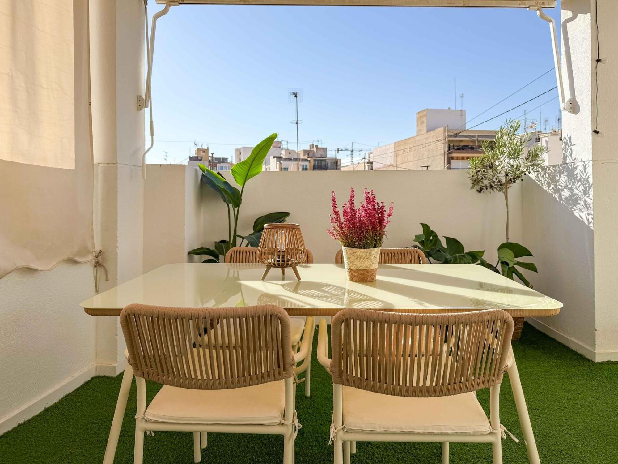 El Atico Del Mercado. Un Lugar Dificil De Olvidar. Alicante Kültér fotó